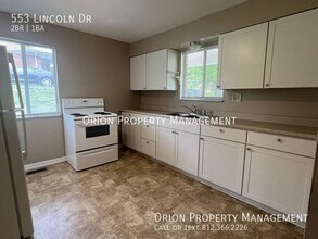 553 Lincoln Dr in Bloomfield, IN - Building Photo - Building Photo
