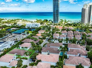 3975 194th Trl in Golden Beach, FL - Building Photo - Building Photo