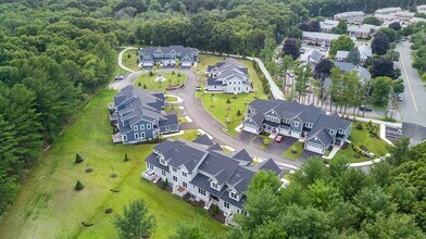 19 Lily Pond Ln, Unit 2 in Lexington, MA - Foto de edificio - Building Photo