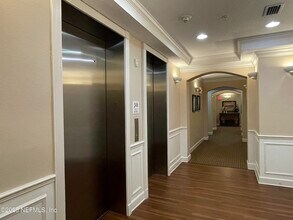 4480 Deerwood Lake Pkwy in Jacksonville, FL - Building Photo - Building Photo