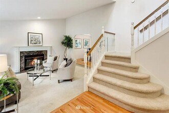 4037 240th Pl SE in Issaquah, WA - Building Photo - Building Photo