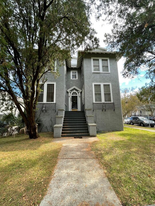 2201 Calhoun St in New Orleans, LA - Building Photo