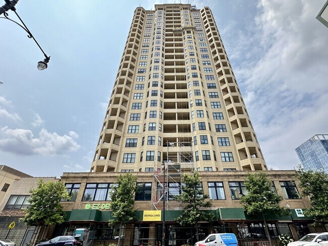 property at 1464 S Michigan Ave