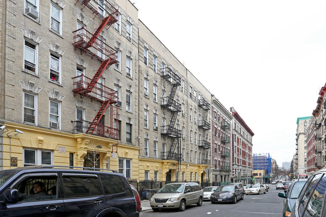 554 W 160th St in New York, NY - Foto de edificio - Building Photo