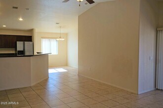 3332 Yosemite Ct in Sierra Vista, AZ - Foto de edificio - Building Photo