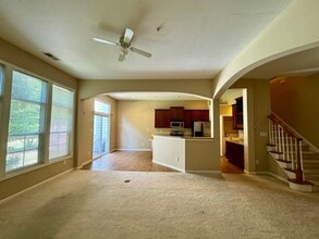 213 Chateau Pl in Chapel Hill, NC - Building Photo - Building Photo