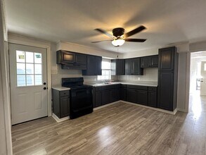 1033 Post Ave in Corpus Christi, TX - Building Photo - Building Photo