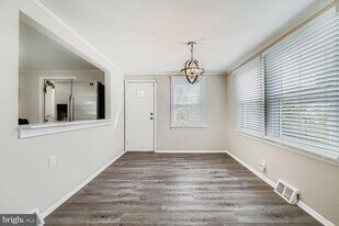 515 Taney Ave in Brooklyn Park, MD - Building Photo