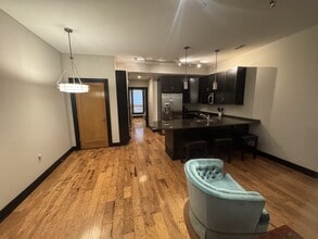 71 N 5th St in Columbus, OH - Foto de edificio - Building Photo