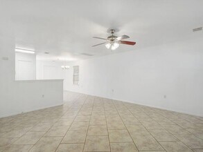 13600 Briarcreek Loop in Manor, TX - Foto de edificio - Building Photo