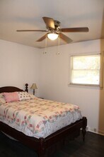 122 McCall Rd in Pisgah Forest, NC - Foto de edificio - Building Photo