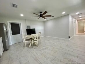 813 E 13th St in Stuart, FL - Building Photo - Building Photo