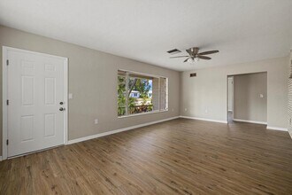 106 Aurora St E in Venice, FL - Building Photo - Building Photo