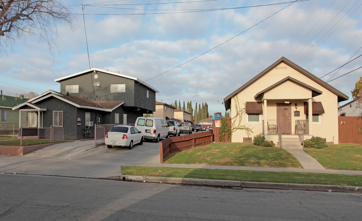 6809 Vinevale Ave in Bell, CA - Foto de edificio