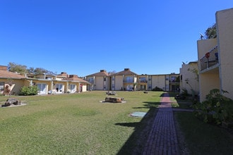 El Dorado in Brandon, FL - Foto de edificio - Building Photo