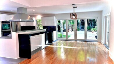 2301 S Miami Ave in Miami, FL - Building Photo - Building Photo