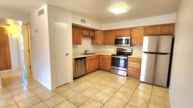 6131 E Greenway St, Unit 4 in Mesa, AZ - Building Photo - Building Photo