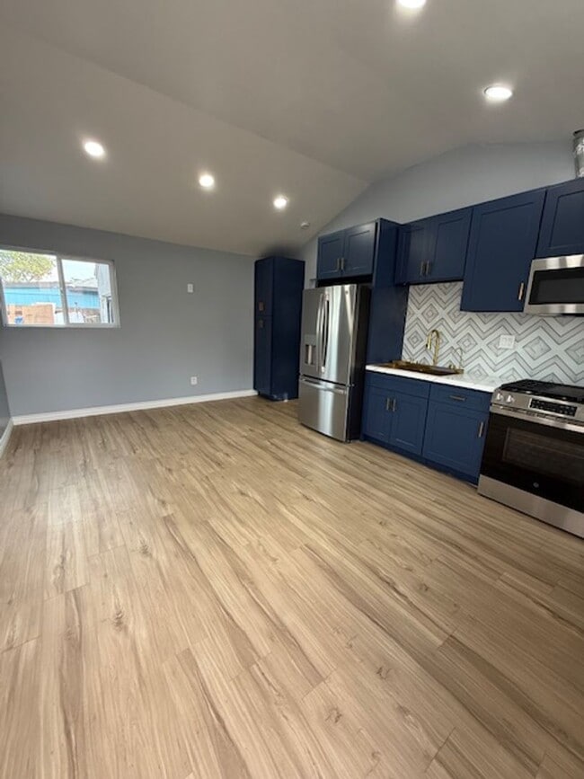 1616 E Harding St in Long Beach, CA - Building Photo - Building Photo