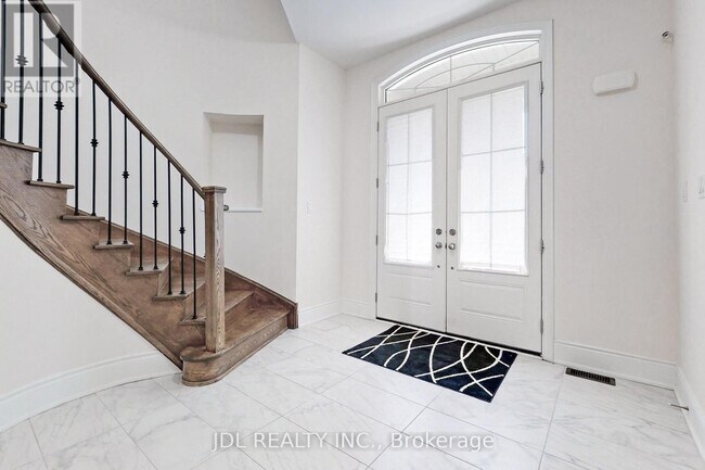 95 Giardina Cres in Richmond Hill, ON - Building Photo - Building Photo