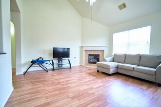10027 Deer Track Ct in Houston, TX - Foto de edificio - Building Photo
