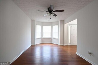 3998 Oak Crossing Dr NE in Suwanee, GA - Building Photo - Building Photo