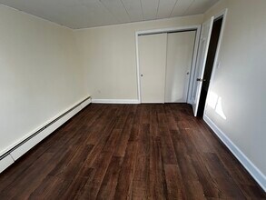 238 Main St, Unit Apt# B in Durham, CT - Building Photo - Building Photo