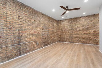 7381 N Damen Ave in Chicago, IL - Building Photo - Building Photo
