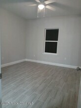 571 San Filippo Dr SE in Palm Bay, FL - Foto de edificio - Building Photo