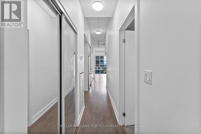 75 The Donway W in Toronto, ON - Building Photo - Building Photo