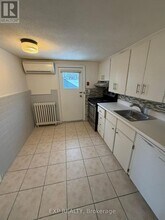 354 Annette St in Toronto, ON - Building Photo - Building Photo