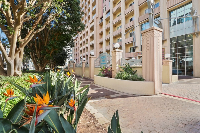 488 E Ocean Blvd, Unit 1016 in Long Beach, CA - Building Photo - Building Photo