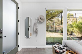 631 Tillery St in Austin, TX - Building Photo - Building Photo
