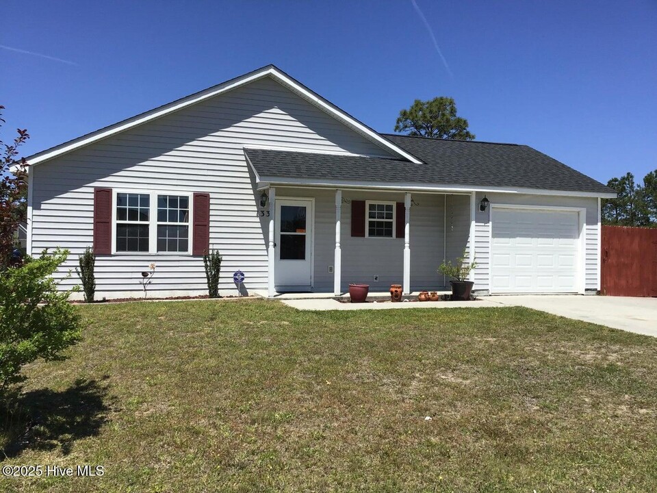 133 Charlton Rd in Hubert, NC - Building Photo