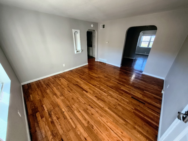 1114 Madison St in Jefferson City, MO - Building Photo - Building Photo