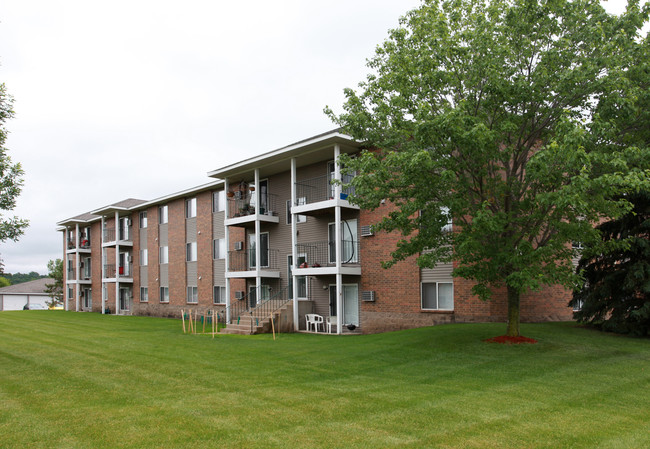 Aspen Apartments in Hudson, WI - Foto de edificio - Building Photo