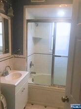 24 Hackett Pl in Rutherford, NJ - Building Photo - Building Photo