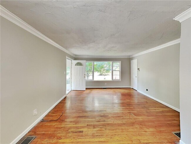 369 Enota Pl SW in Atlanta, GA - Building Photo - Building Photo