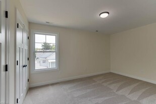 1326 24th St in Newport News, VA - Building Photo