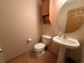 11007 Oak Grv Cir in Woodbury, MN - Building Photo - Building Photo