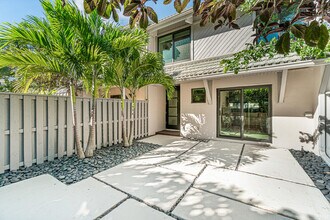 3543 S Ocean Blvd-Unit -113 in South Palm Beach, FL - Building Photo - Building Photo