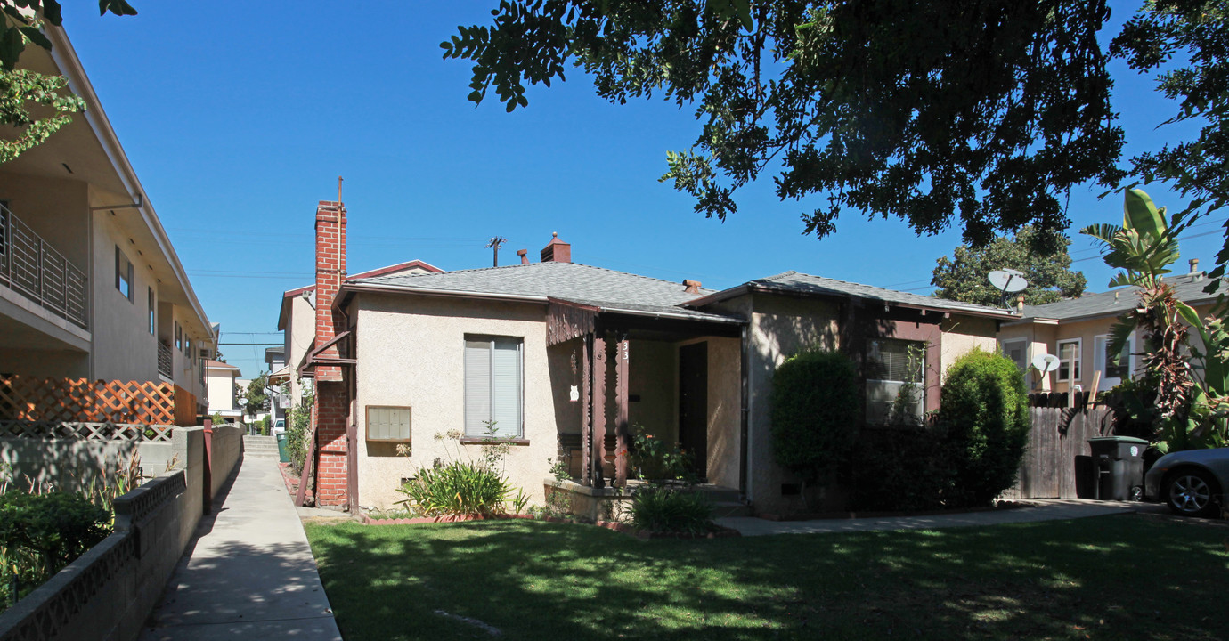 733 E Palm Ave in Burbank, CA - Building Photo