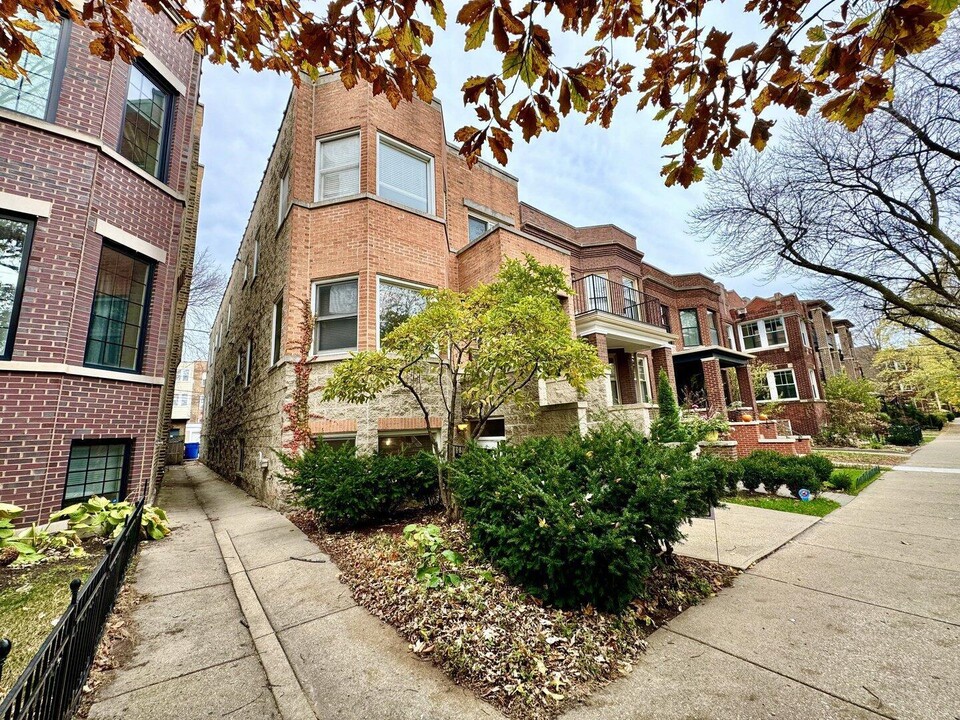 1462 W Rascher Ave, Unit 1 in Chicago, IL - Foto de edificio