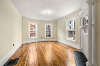 10 Royal St, Unit 2 in Boston, MA - Building Photo - Building Photo