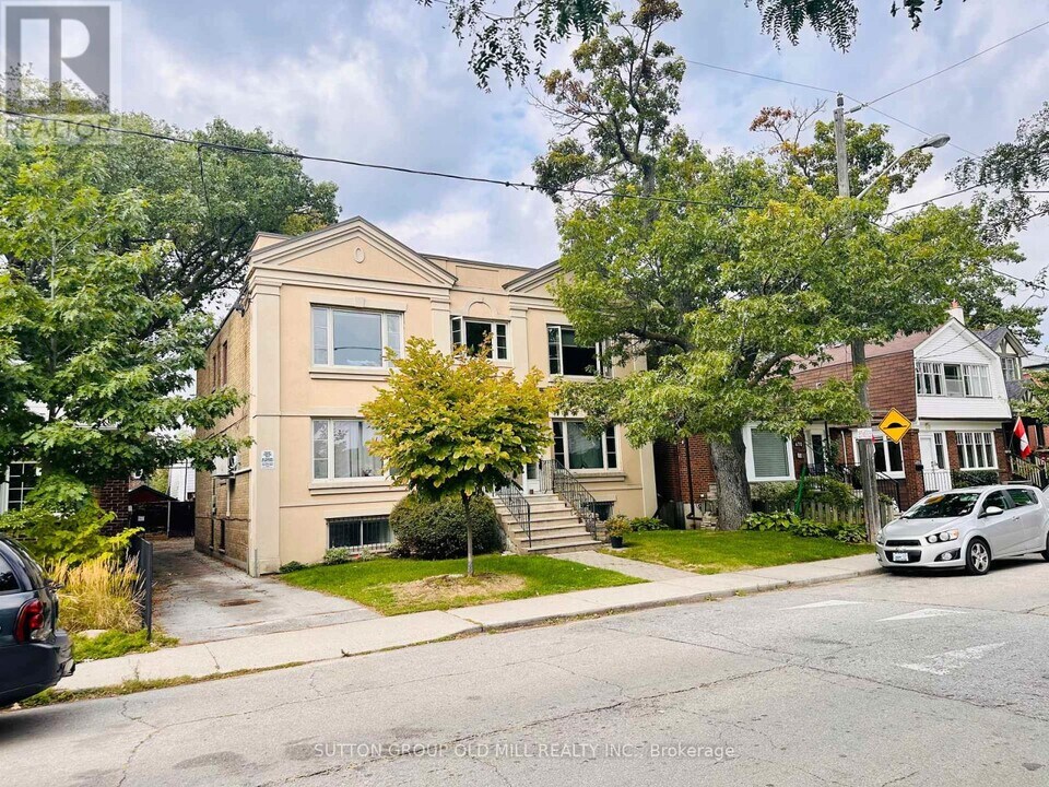 668 Willard Ave in Toronto, ON - Building Photo