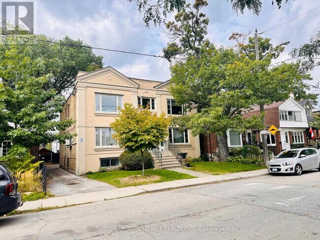 property at 668 Willard Ave