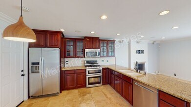 10332 Kukui Dr in Huntington Beach, CA - Building Photo - Building Photo