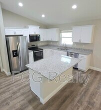 9115 N Sandree Dr in Citrus Springs, FL - Building Photo - Building Photo