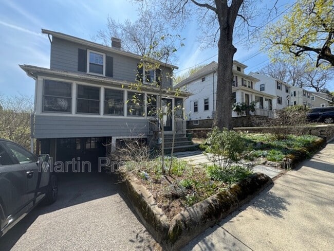 property at 18 Buena Vista Rd