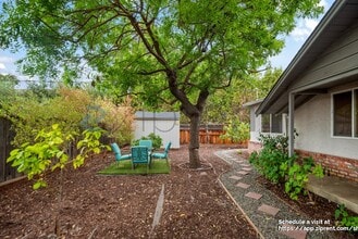 134 Kittoe Dr in Mountain View, CA - Building Photo - Building Photo