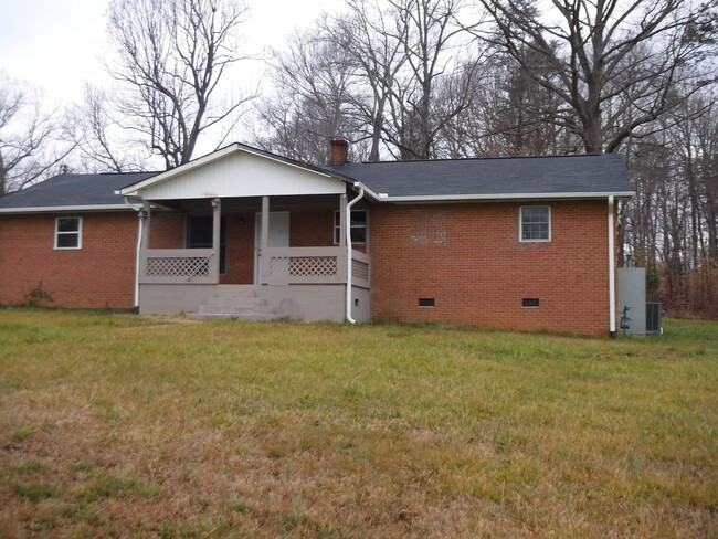 703 E Brown St in Mebane, NC - Building Photo - Building Photo